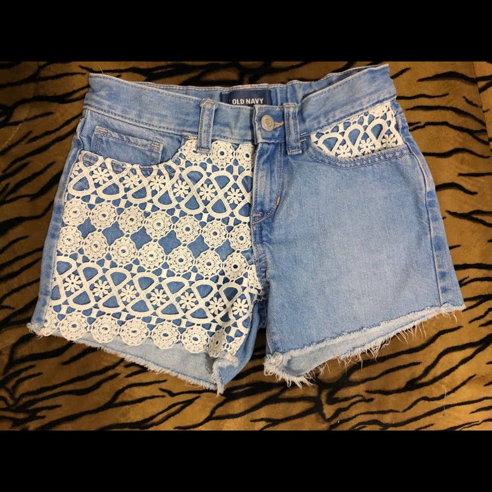 Old navy shorts 🌟size 10